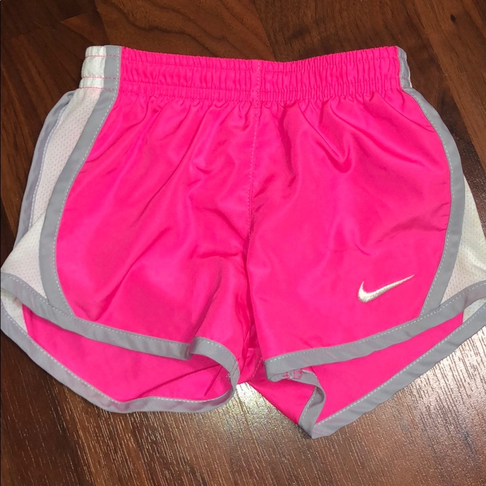 Pink nike shorts 💖✔️